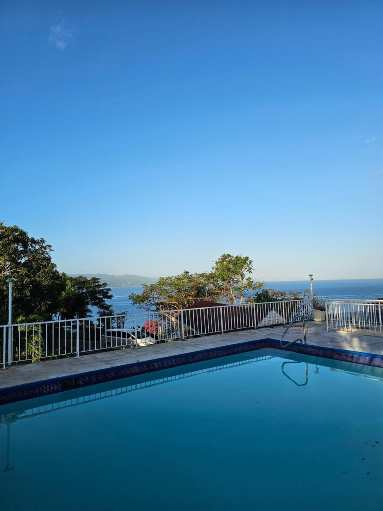 Montego Bay Club Apartments Exterior foto