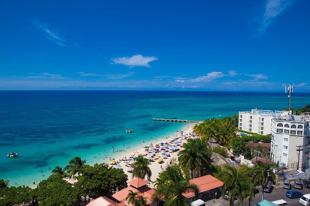 Montego Bay Club Apartments Exterior foto